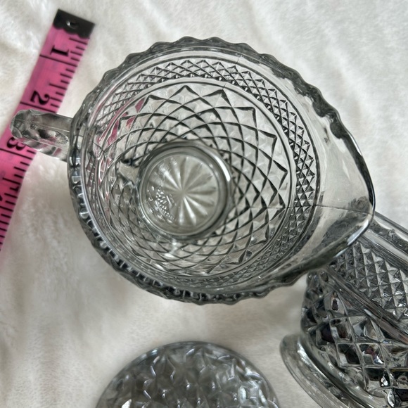 Vintage Smokey gray Anchor Hocking Diamond Pattern
Creamer and sugar - Picture 4 of 4